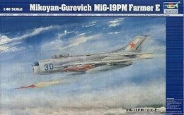 TRUMPETER Mikoyan-Gurevi ch MiG-19PM Trumpeter