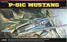 Model plastikowy P-51C Mustang Red Tails Academy