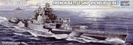 Model do sklejania French Navy Richelieu 1943 1/700 Trumpeter